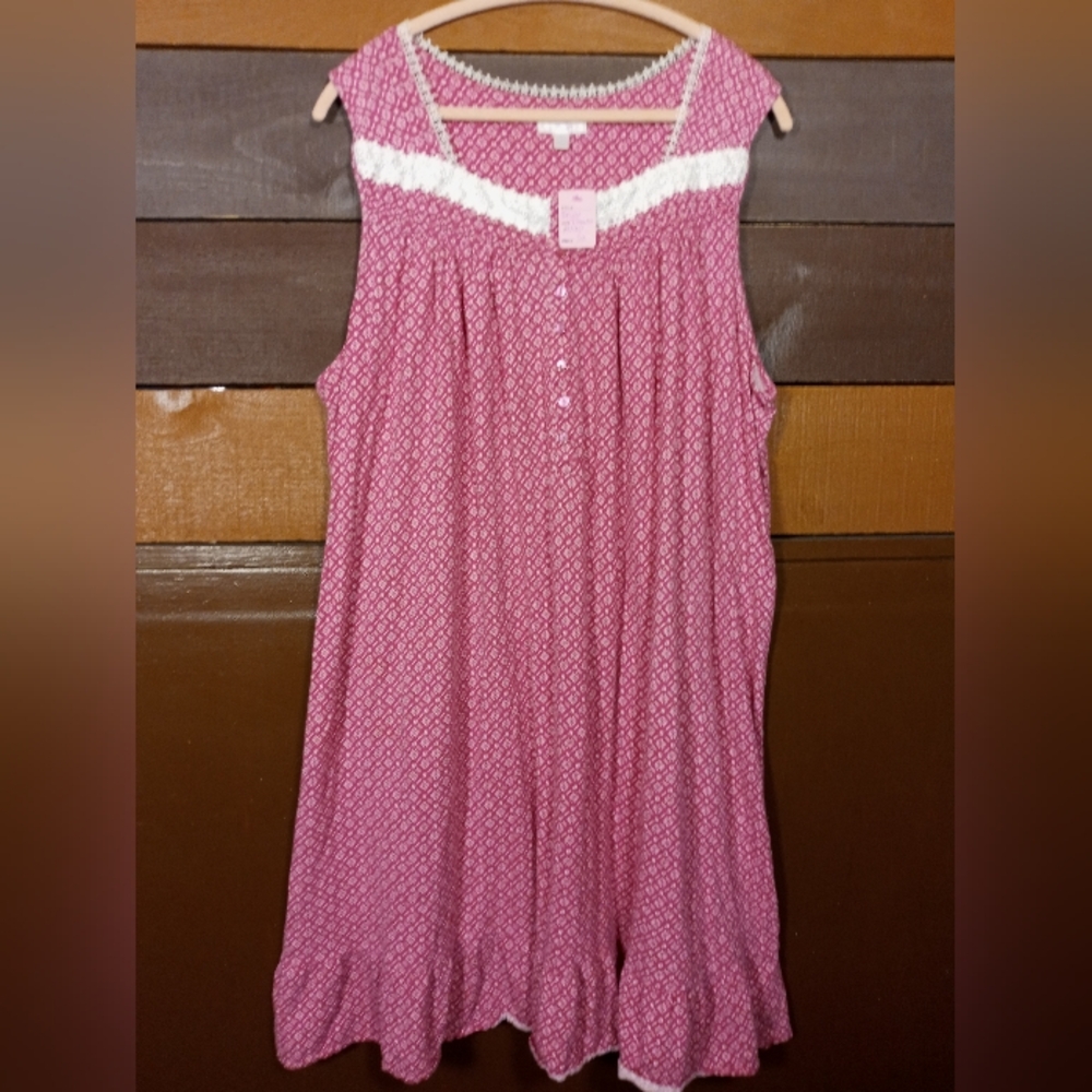Secret Treasures 3X (22-24) Adorable sleeveless red/pink Nightgown